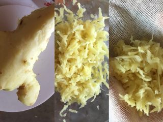 1、姜撞奶,把姜去皮擦成丝，包入纱布挤出姜汁