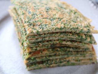 11、茼蒿早餐饼,切块吃即可；