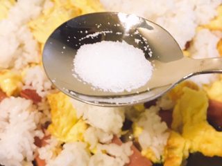 11、香肠炒饭,加少许盐