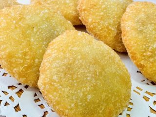 19、东北油炸糕,外皮酥脆的东北油炸糕就制作完成了