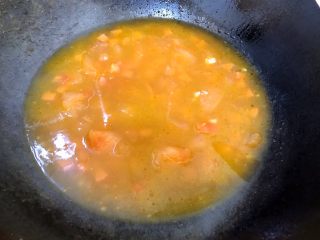 15、蒜香番茄鸡蛋泡炒饭,转中大火