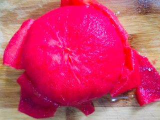 5、西红柿鸡蛋面,去皮