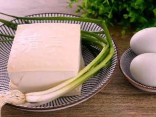 1、没有蟹，照样吃出鲜美味来——蟹黄豆腐,食材图
