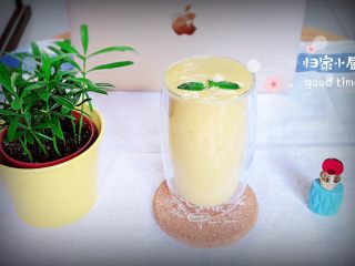 9、芒果香蕉奶昔 | 清肠排毒,一杯香浓的芒果香蕉奶昔就可以喝了！