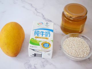 1、芒果西米露,准备好材料