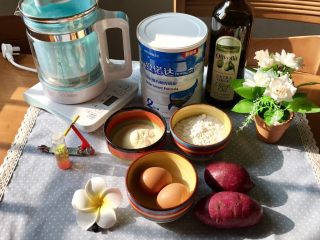 1、紫薯蛋卷,首先需要食材准备