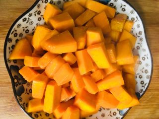 10、南瓜饭,装碗备用