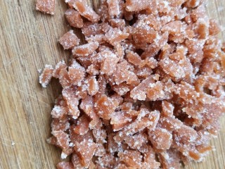 5、菠萝饭,山楂条切碎