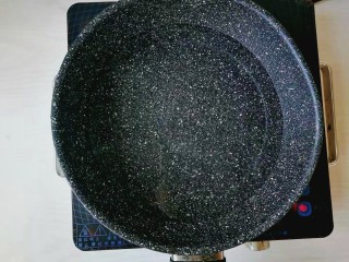 7、手煮奶茶西米露,重新烧一锅清水。