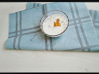 15、手煮奶茶西米露,加入椰果和黄桃罐头也可以加新鲜的水果，但是我更喜欢吃这种甜甜的水果的味道。