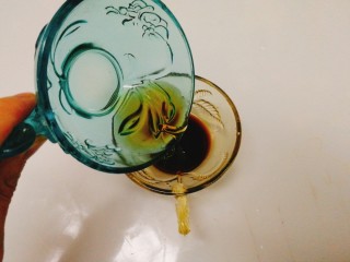 12、辅食计划+虾仁鸡蛋羹,将生抽芝麻油搅合