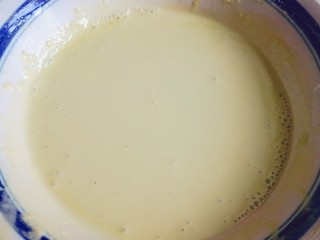 5、翡翠凉皮（不用洗面的凉皮）,搅拌成酸奶程度的糊状