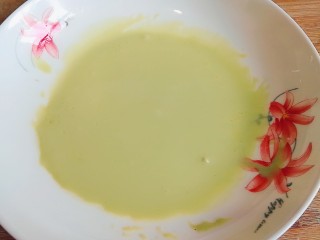 7、翡翠凉皮（不用洗面的凉皮）,倒入面糊