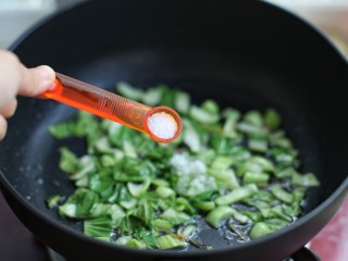 12、上海咸肉菜饭,再加少许盐