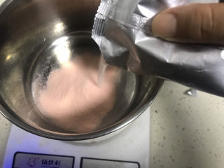 3、草莓蜜豆布丁,称布丁粉60克