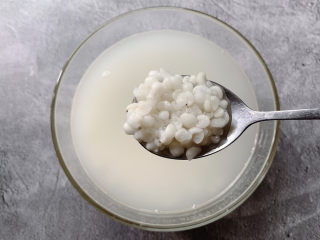 11、冬瓜薏米汤,薏米仁增加咀嚼口感。