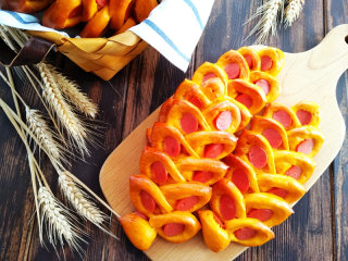 21、南瓜香肠麦穗面包,每一口都有料哦~~~