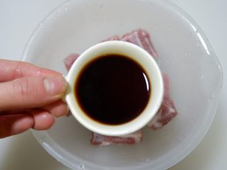5、豆豉蒸排骨,1勺生抽