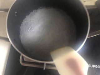 8、火龙果果冻,小火煮开