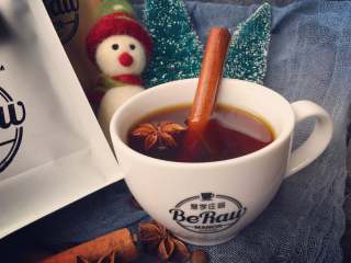 12、原创|热带雨林圣诞咖啡,红润的琥珀色泽,寓意着圣诞的节日美好与温馨,作为圣诞礼物送人还能给Ta带去难忘的味觉记忆~