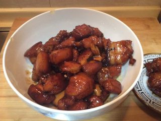 21、江湖中失传已久的红烧肉,准备放上卤蛋????