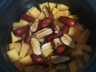 9、木瓜炖奶,放红枣