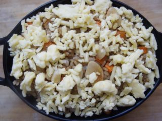 11、最简易焗饭,在上面放一些芝士