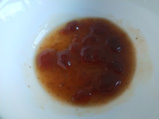 4、苹果布丁,在放入蒸锅把CC糖蒸化。