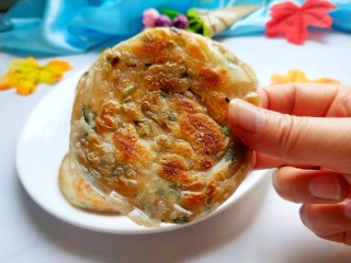19、饺子皮葱油饼,请你吃一个!