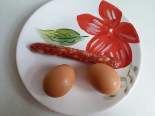 4、什锦炒饭,鸡蛋2个，广式腊肠1根