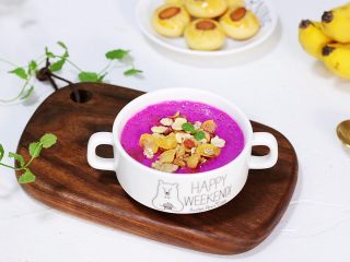 8、火龙果香蕉奶昔,下午茶的话可以搭配些小饼干一起食用，营养美味，顺滑香甜！