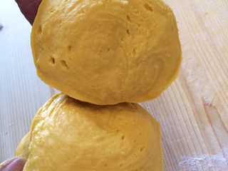 8、意大利肉酱千层面,揉成这样的面团（肉面团不加水）