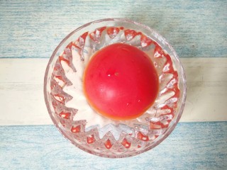 2、西红柿蜂蜜汁,西红柿洗净