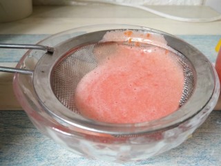 9、西红柿蜂蜜汁,觉得影响口感的可以过滤一下