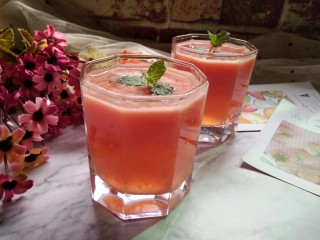 11、西红柿蜂蜜汁,补充维生素c