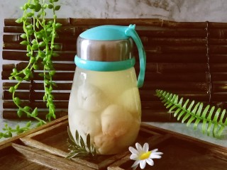 14、荔枝罐头,扣好密封盖  入冰箱冷藏