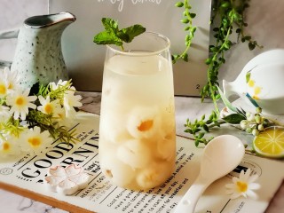 15、荔枝罐头,第二天取出 倒入杯子