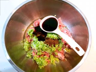 11、东北酸菜饺子,加入生抽