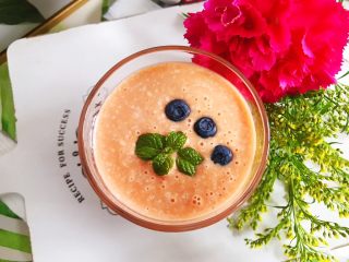 12、卡乐比胡萝卜香蕉营养奶昔,成品图