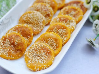 15、奶香南瓜芝麻饼,赶紧做起来吧。