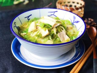 19、杭味面食之片儿川,特别鲜美……