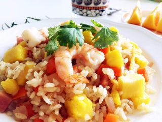 11、虾仁菠萝炒饭,我就是又好吃、又健康，还美美哒