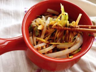 12、自制爽滑凉粉,夏天吃特别适合。