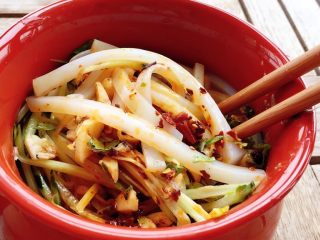 13、自制爽滑凉粉,天气热我吃这个可以当主食的。