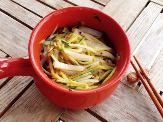 14、自制爽滑凉粉,非常简单，吃口特别爽滑。