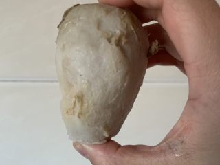 1、香芋奶茶,芋头蒸熟去皮