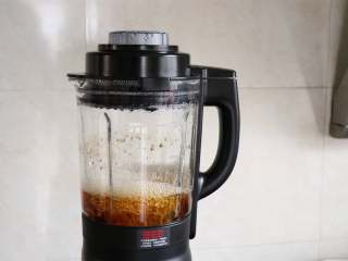 9、桂圆红枣茶,看,沸腾了;