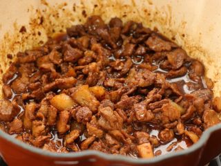 22、臊子肉,拌面啊，夹馒头啊，炒饭啊，都超棒