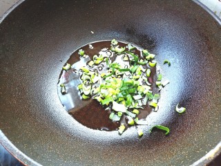 9、土豆疙瘩汤,爆香葱姜