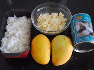 1、鲜芒芝士饭,准备好食材